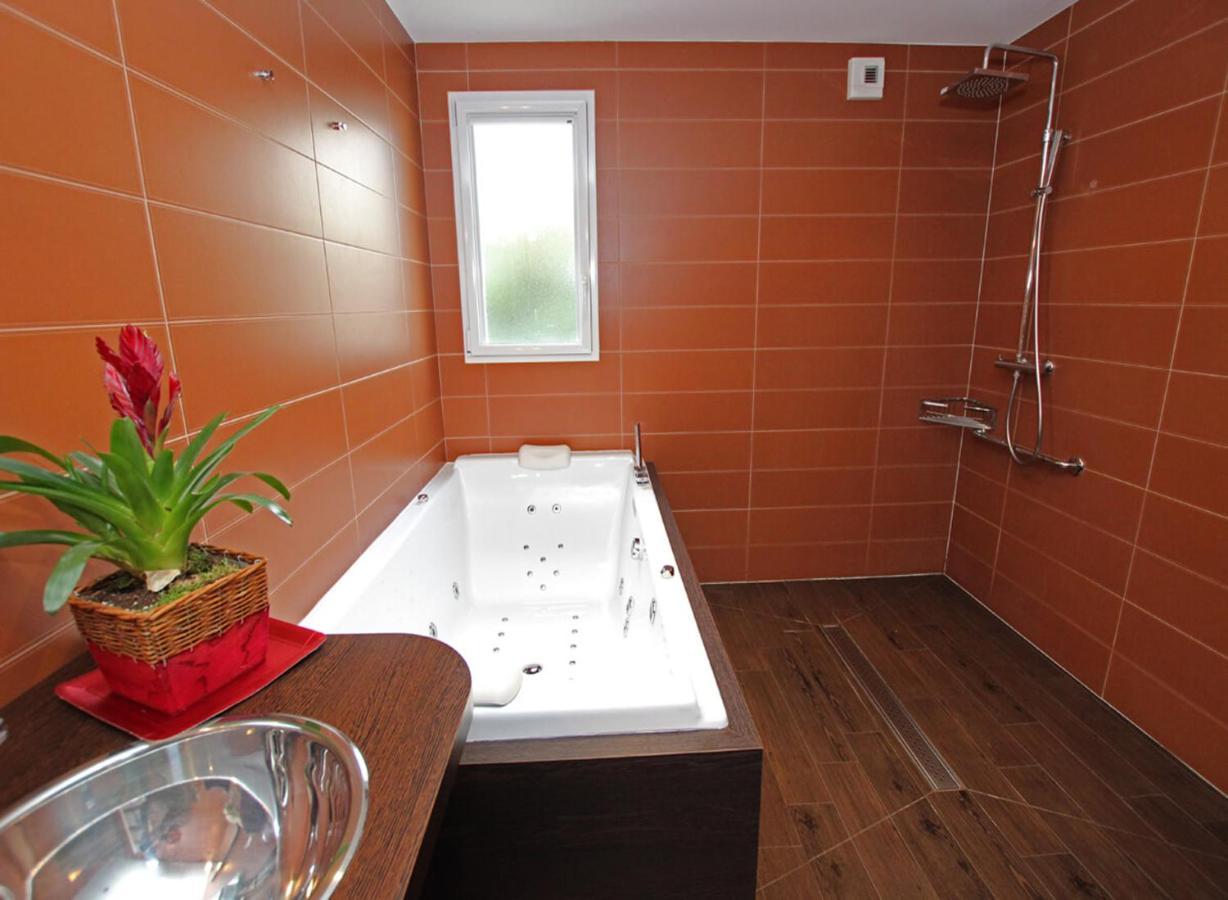 Au Pre Carre Hotell Plumergat Exteriör bild